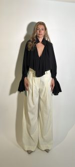 Pantaloni a vita alta color panna a gamba ampia con strass finitura testurizzata caratterizzati da righe verticali. Taglia S Taglia M